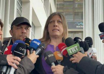 Η Κωνσταντοπούλου έβγαλε …νοκ άουτ την πρόεδρο της δίκης για τα βίντεο η οποία δήλωσε ότι θα υποβάλει αίτηση αποχής