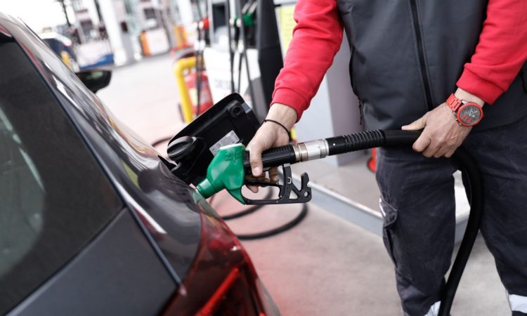 Fuel Pass: «Πρεμιέρα» σήμερα για την πλατφόρμα – Οι δικαιούχοι, τα ποσά και η διαδικασία