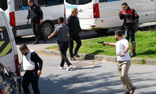 Πυροβολισμοί με νεκρό μπροστά από το ισραηλινό προξενείο στην Κωνσταντινούπολη – Σκληρές εικόνες