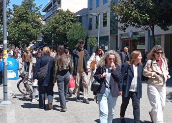 Κοσμοσυρροή στο κέντρο και σε κάθε γωνιά της πόλης από το μεσημέρι της Μεγάλης Παρασκευής