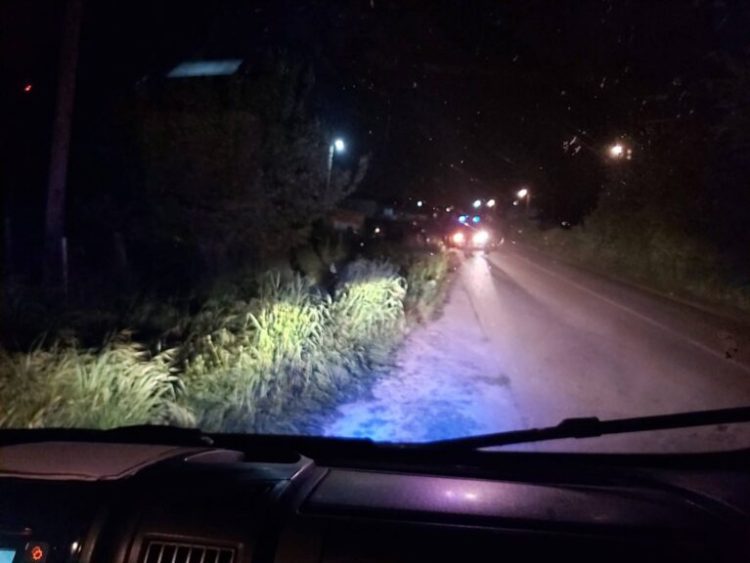 Τροχαίο στην είσοδο της Κρηνίτσας – Εκτροπή οχήματος, στο σημείο ασθενοφόρο