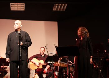Κατάμεστο το Πολιτιστικό Κέντρο Καλαμπάκας σε μια βραδιά βαθιάς κατάνυξης και συγκίνησης με Γλυκερία και Βασιλόπουλο (ΦΩΤΟ – ΒΙΝΤΕΟ)
