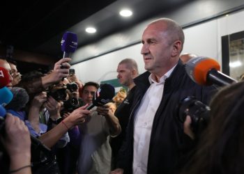 Εκλογές στη Βουλγαρία: Αυτοδυναμία για τον φιλορώσο Ρούμεν Ράντεφ – Στη δεύτερη θέση ο Μπορίσοφ