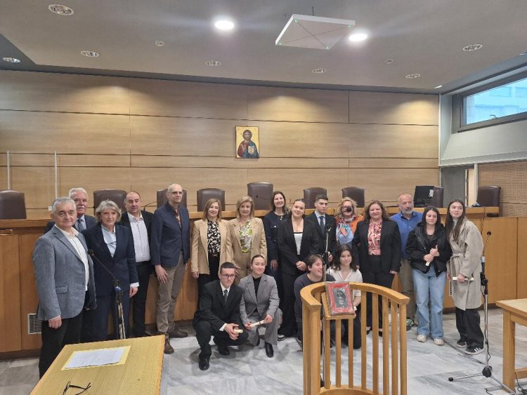 Με επιτυχία ολοκληρώθηκε η Πρώτη Εικονική Δίκη με τη συμμετοχή μαθητών Λυκείων της Διεύθυνσης Δευτεροβάθμιας Εκπαίδευσης Τρικάλων