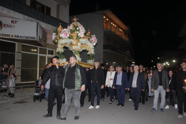 Σε κλίμα κατάνυξης η Περιφορά του Επιταφίου στη Πύλη