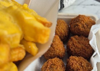 Για fries και bitterballen σε ένα από τα πιο iconic street food spots του Αμστερνταμ