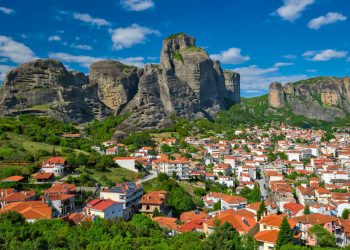 Τριήμερο για το Πάσχα: Δείτε οικονομικούς προορισμούς και επιλογές από 250 ευρώ
