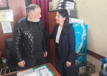 Συνάντηση της Μαρίνας Κοντοτόλη με τον Σύλλογο Γονέων με Τρία Παιδιά Ν. Τρικάλων