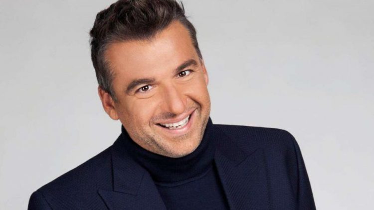 Στο Πήλιο ο Γιώργος Λιάγκας – Έκανε βουτιές στον Παγασητικό [εικόνες]