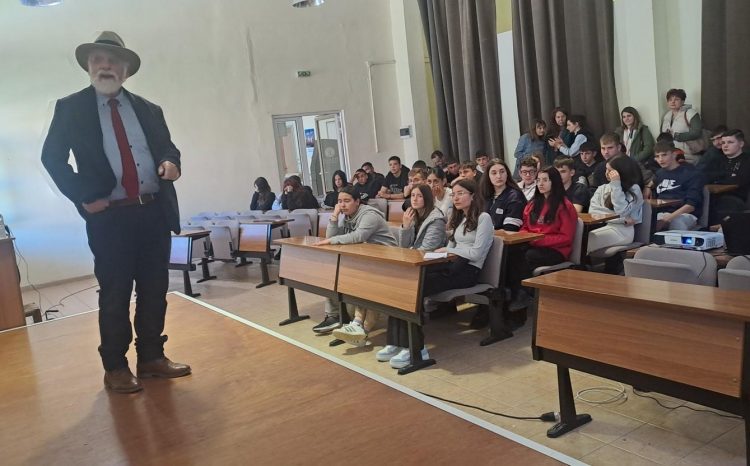 «Μηδείς αγεωμέτρητος εισίτω…» στο 5ο Γυμνάσιο Τρικάλων