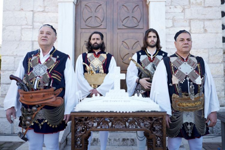 Μεγαλειώδης πομπή στο Μεσολόγγι για τα 200 χρόνια από την ηρωική Έξοδο (ΦΩΤΟ – ΒΙΝΤΕΟ)