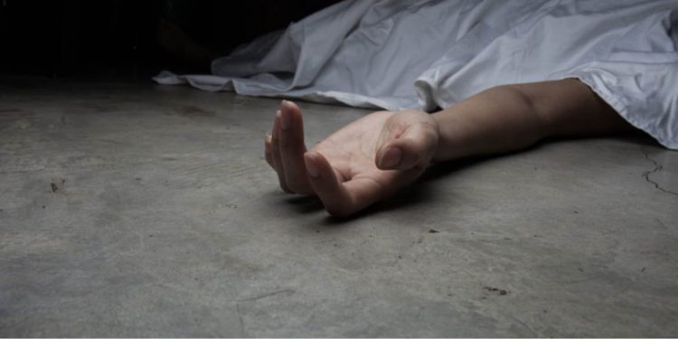 Σοκ στη Φαρκαδόνα: Νεκρός 57χρονος άνδρας έξω από την οικία του
