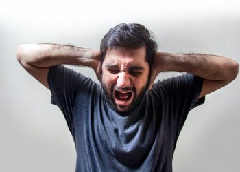Τρεις συλλήψεις για… εκκωφαντική μουσική και κατοχή κάνναβης – Πιάστηκε φυγόποινος με… αδυναμία στα όπλα