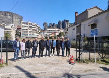 Η Δημοτική Αρχή του Λευτέρη Αβραμόπουλου παρέδωσε νέο δημοτικό πάρκινγκ στην Καλαμπάκα με 100 δωρεάν θέσεις στάθμευσης