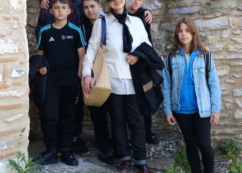 «Εκπαιδευτική μετακίνηση του 9ου Γυμνασίου Τρικάλων στην Βυζαντινή καστροπολιτεία των Σερβίων Κοζάνης και στην αρχοντική Σιάτιστα»