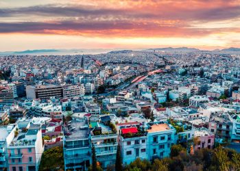 Ένας στους τρεις Έλληνες σκέφτεται να μετακομίσει – Τι δείχνει η νέα ευρωπαϊκή έρευνα για τη στέγαση