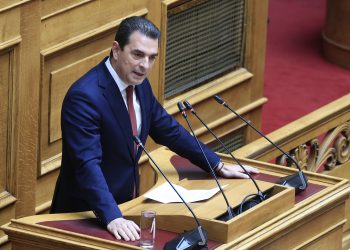 Σκρέκας: «Ζητώ την άρση ασυλίας, ώστε να αποκατασταθεί η αλήθεια»