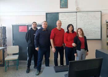 Στα Τρίκαλα γεννήθηκε ένα “έξυπνο” ασανσέρ για όλους-Μαθητές και εκπαιδευτής στη ΣΑΕΚ σχεδίασαν ασανσέρ για άτομα με προβλήματα όρασης