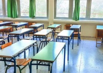 Σκόπελος: Μαθητές και μαθήτριες υπέγραψαν συμβόλαιο ευθύνης για το θρανίο και το κάθισμά τους (ΒΙΝΤΕΟ)
