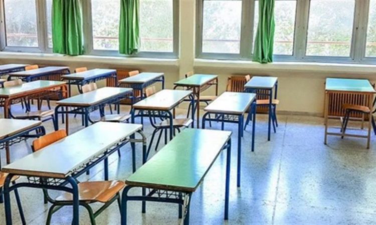 Σκόπελος: Μαθητές και μαθήτριες υπέγραψαν συμβόλαιο ευθύνης για το θρανίο και το κάθισμά τους (ΒΙΝΤΕΟ)
