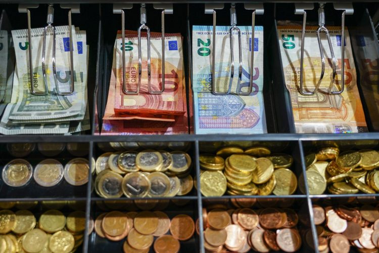 Άρπαξε 500€ από μίνι μάρκετ και πήγε για δεύτερο «χτύπημα» σε κατάστημα εστίασης – Πώς πιάστηκε 46χρονος στα Τρίκαλα