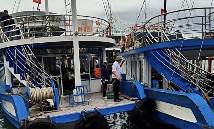 Επικές στιγμές στο Ti Top Island: Καράβια συγκρούονται για μια θέση στο λιμάνι! (VIDEO)