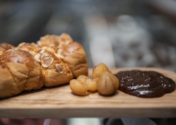Sweet Chestnut: Τα πιο λαχταριστά τσουρέκια του φετινού Πάσχα στο Kampo By Serano