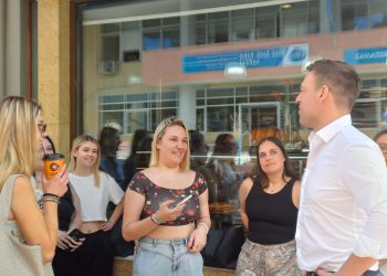 Στη Λάρισα ο Στέφανος Κασσελάκης συναντήθηκε με εργαζόμενους στη ΔΥΠΑ (ΦΩΤΟ)