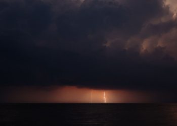 Καιρός: Προειδοποίηση για ισχυρές καταιγίδες – Ποιες περιοχές θα επηρεαστούν