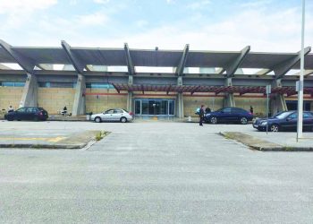 Χωρίς κυλικείο το αεροδρόμιο της Νέας Αγχιάλου – Εκλεισε και οι επιβάτες δεν έχουν καν ένα μπουκάλι νερό
