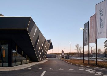 Στο πιο «αυτόματο» πρατήριο καυσίμων στον κόσμο δουλεύουν μόνο ρομπότ