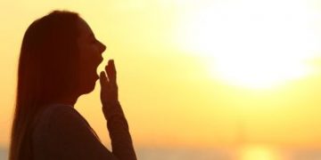 7 λόγοι που ο ήλιος σας προκαλεί κόπωση και υπνηλία