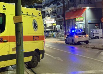 Τραυματίστηκε σε τροχαίο νεαρός άνδρας – Δέχτηκε τις πρώτες βοήθειες από γιατρό που βρέθηκε στο σημείο (φωτο)