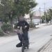 Ανήλικα κορίτσια το… τερμάτισαν: Τριάδα πάνω στο πατίνι… (φώτο)