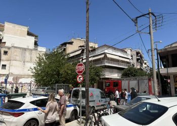 Συναγερμός στην Πυροσβεστική και κινητοποίηση για φωτιά σε διαμέρισμα – Ανήλικα στο χώρο ευτυχώς δεν κινδύνευσαν (φωτο)