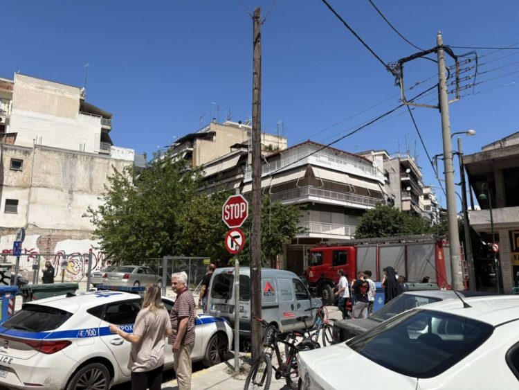 Συναγερμός στην Πυροσβεστική και κινητοποίηση για φωτιά σε διαμέρισμα – Ανήλικα στο χώρο ευτυχώς δεν κινδύνευσαν (φωτο)