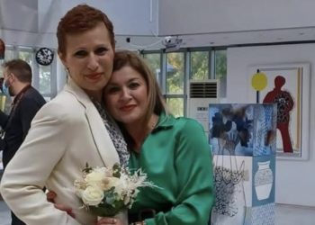 Συγκινεί η Χρύσα Βουλγαράκη για τον «χαμό» της αγαπημένης φίλης και κουμπάρας της που «έφυγε» στα 52 της χρόνια (φωτο)