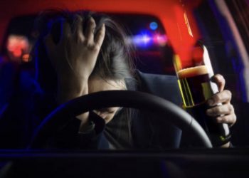 Δύο τροχαία με μεθυσμένους οδηγούς – 41χρονη έπεσε σε αρδευτικό κανάλι, 23χρονος προκάλεσε υλικές ζημιές