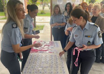 Μία ξεχωριστή δράση διοργανώθηκε στην είσοδο του Αστυνομικού Μεγάρου Λάρισας με αφορμή την “Γιορτή της Μητέρας” (ΦΩΤΟ)