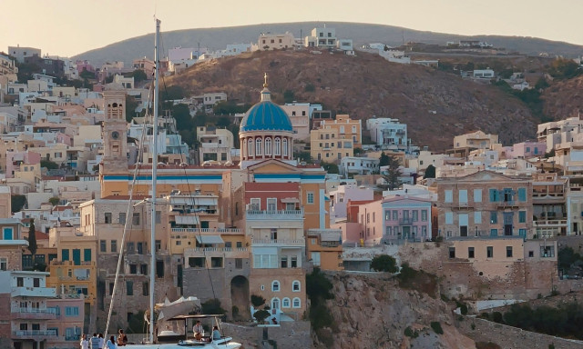 Σύρος: Το κρυφό ανεκτίμητο διαμάντι των Κυκλάδων, σύμφωνα με διεθνή μέσα​​​​​​​​​​​