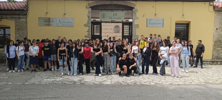 Επίσκεψη μαθητών του 5ου Γυμνασίου Τρικάλων στην προβολή του ντοκιμαντέρ «Στα Ίχνη των Αργοναυτών»