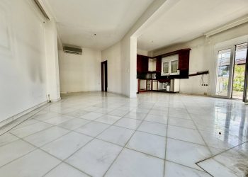 Πωλείται οροφοδιαμέρισμα 1ου ορόφου κοντά στο Μαιευτήριο Τρικάλων (ΦΩΤΟ)