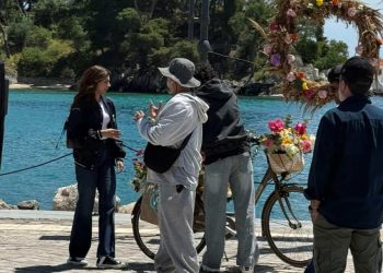 Το Bollywood «ψηφίζει» Ήπειρο- Μετά τα Γιάννενα, η Πάργα έγινε σκηνικό για το “Mom 2”