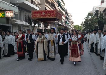 H υποδοχή και η λιτάνευση της Τιμίας Κάρας του Αγίου Βησσαρίωνος Πολιούχου των Τρικάλων (ΦΩΤΟ – ΒΙΝΤΕΟ)