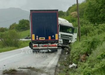 Τροχαίο ατύχημα έξω από την Τρυγώνα – Δίπλωσε νταλίκα στο ρεύμα προς Γιάννενα (ΦΩΤΟ)
