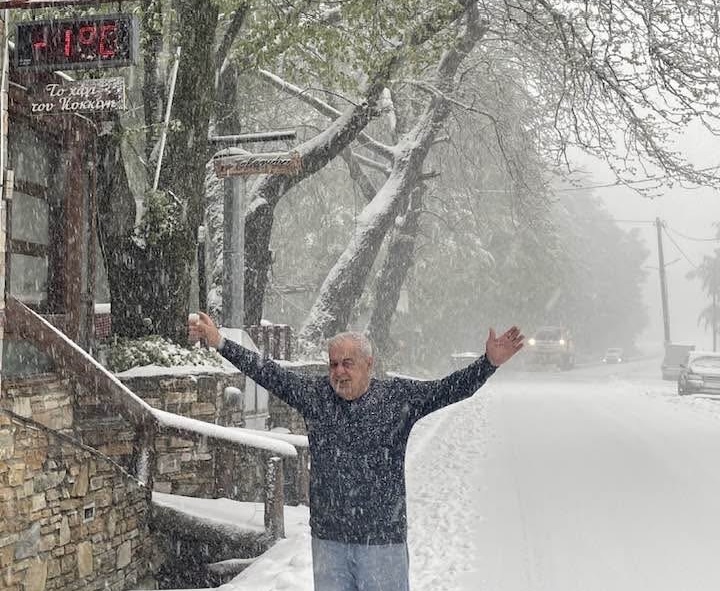 Χειμωνιάτικο σκηνικό στο Πήλιο στις 3 Μαΐου! Στους -1°C η θερμοκρασία, νέα χιονόπτωση στα Χάνια