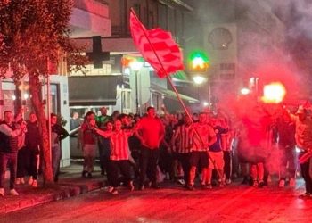 Οι φίλοι του Ολυμπιακού πανηγυρίζουν (και) στην περιοχή μας για την κατάκτηση της EuroLeague (ΦΩΤΟ – ΒΙΝΤΕΟ)