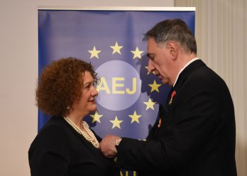 Με το Χρυσό Μετάλλιο της Φλόγας της Ειρήνης τιμήθηκε η Ησαΐα Τσαουσίδου Πρόεδρος της Ένωσης Ευρωπαίων Δημοσιογράφων