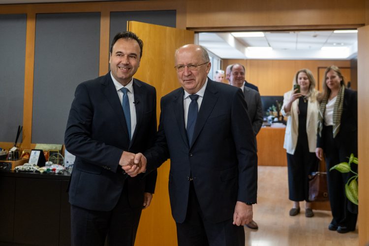 Συνάντηση του Υπουργού Ψηφιακής Διακυβέρνησης και Τεχνητής Νοημοσύνης Δημήτρη Παπαστεργίου με τον Επίτροπο Άμυνας και Διαστήματος της ΕΕ Andrius Kubilius