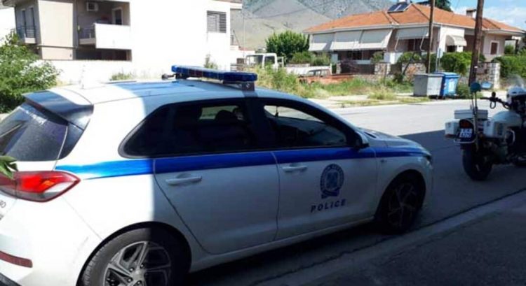 Κύκλωμα με 61 απάτες στον Τύρναβο – 40 εμπλεκόμενοι με ψεύτικα προνοιακά επιδόματα και πλαστές δαπάνες ΚΔΑΠ